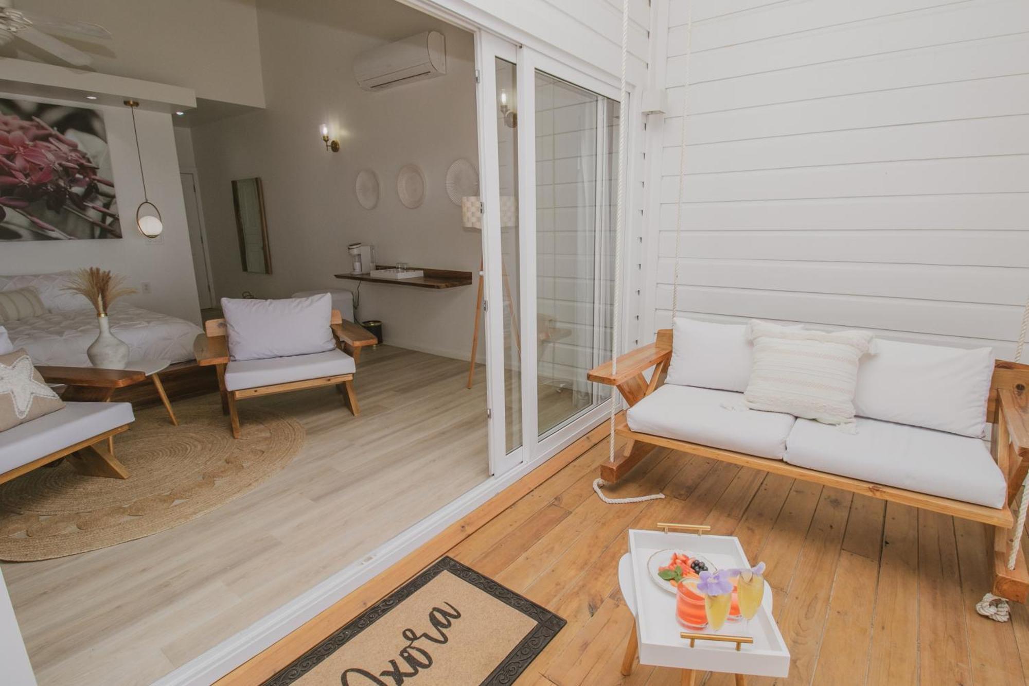 Luna Beach Luxury Boutique Beach Front Resort Jobs Bight Exterior photo