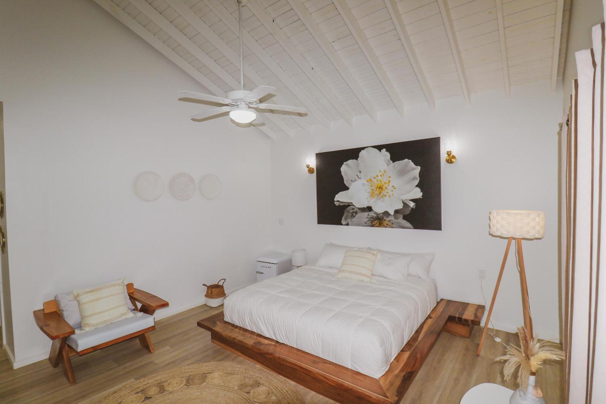 Luna Beach Luxury Boutique Beach Front Resort Jobs Bight Exterior photo