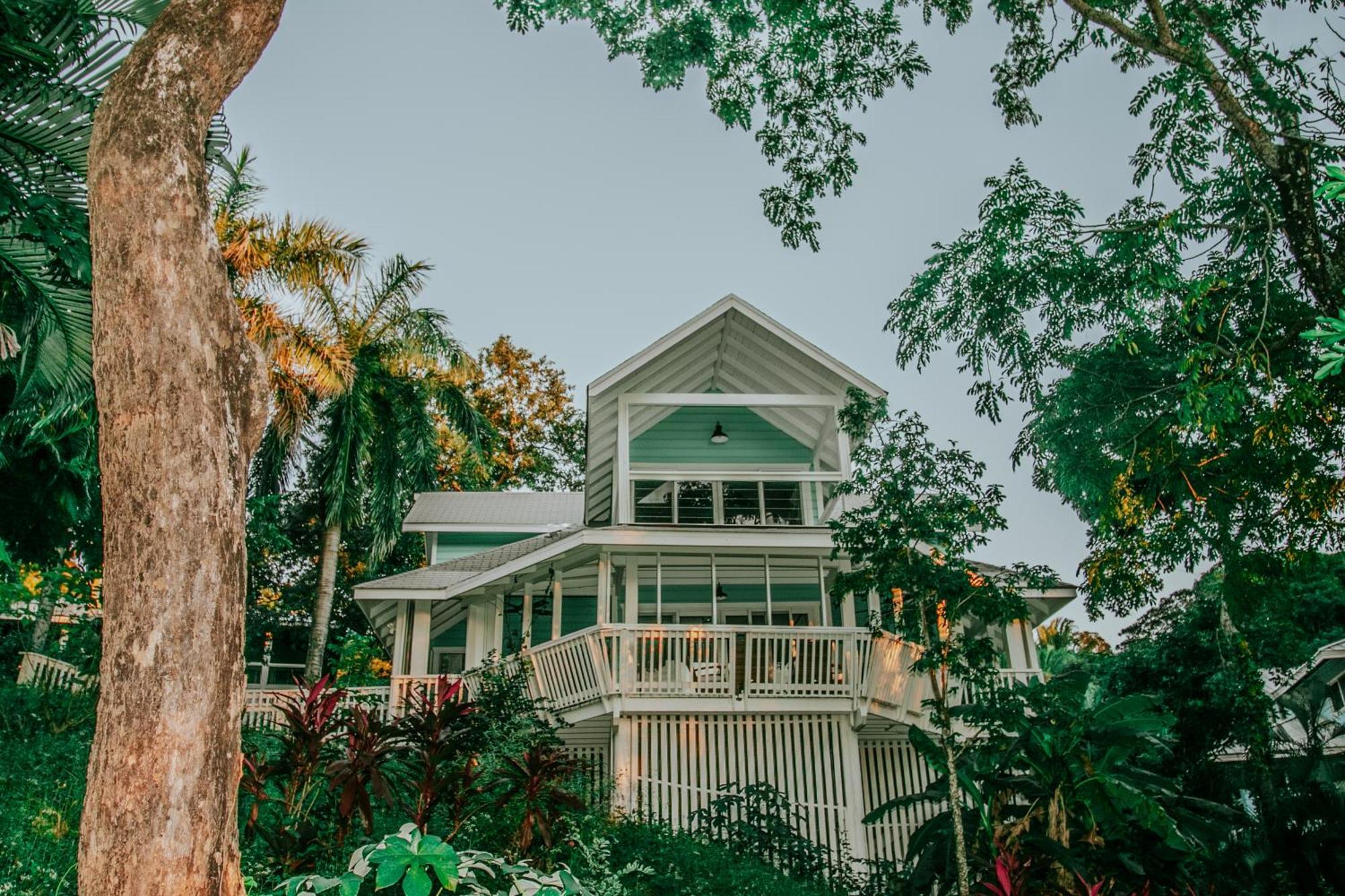 Luna Beach Luxury Boutique Beach Front Resort Jobs Bight Exterior photo