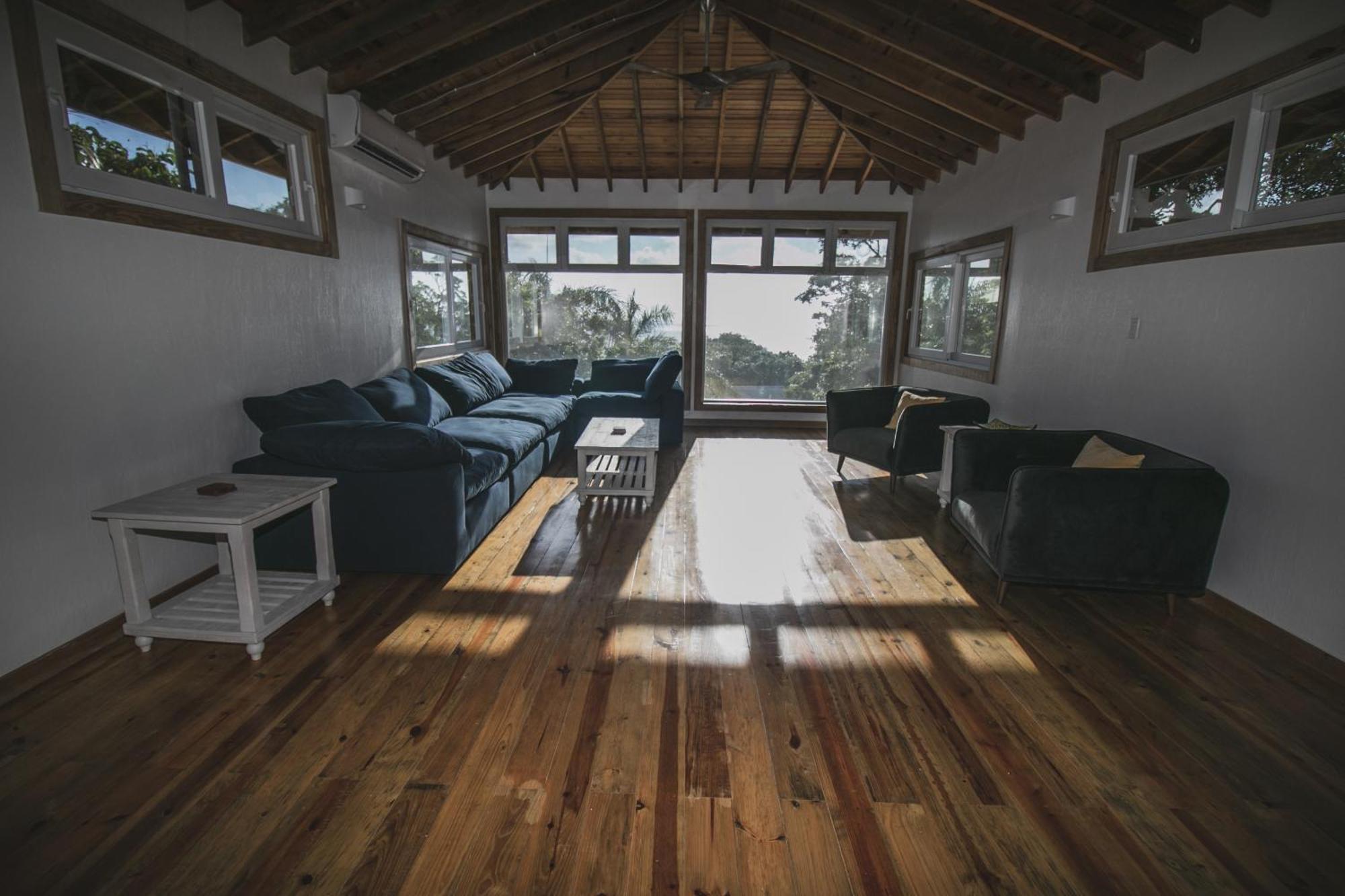 Luna Beach Luxury Boutique Beach Front Resort Jobs Bight Exterior photo